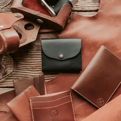 Thoughtful Gifts for Boyfriend: 25 Meaningful Ideas That Show How Much You Care 4 leather wallet
